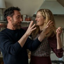 Tre ciotole: Elio Germano, Alba Rohrwacher in cucina
