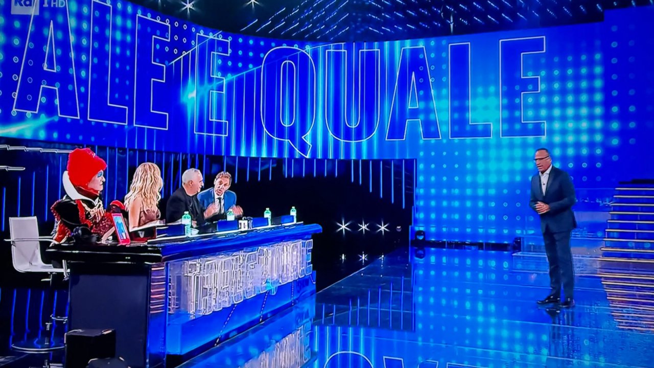 La giuria nella prima puntata di Tale e Quale Show