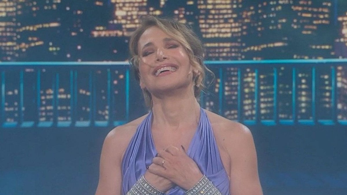 Ballando con le Stelle: Barbara D’Urso, debutta con rumba, lacrime e un “vaffa” a Selvaggia Lucarelli