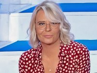 Ave Maria! De Filippi è tornata con sette giorni da regina dell'Auditel