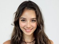 Tilly Norwood, tutta Hollywood vuole la prima attrice creata con l'AI: 'L'era degli attori 'sintetici' è qui'