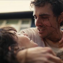 Together: Dave Franco ed Alison Brie in una scena drammatica