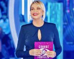 Grande Fratello, pagelle prima puntata: Simona Ventura emozionata (8), il cast è un campionario di difetti
