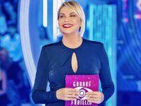 Grande Fratello, pagelle prima puntata: Simona Ventura emozionata (8), il cast è un campionario di difetti