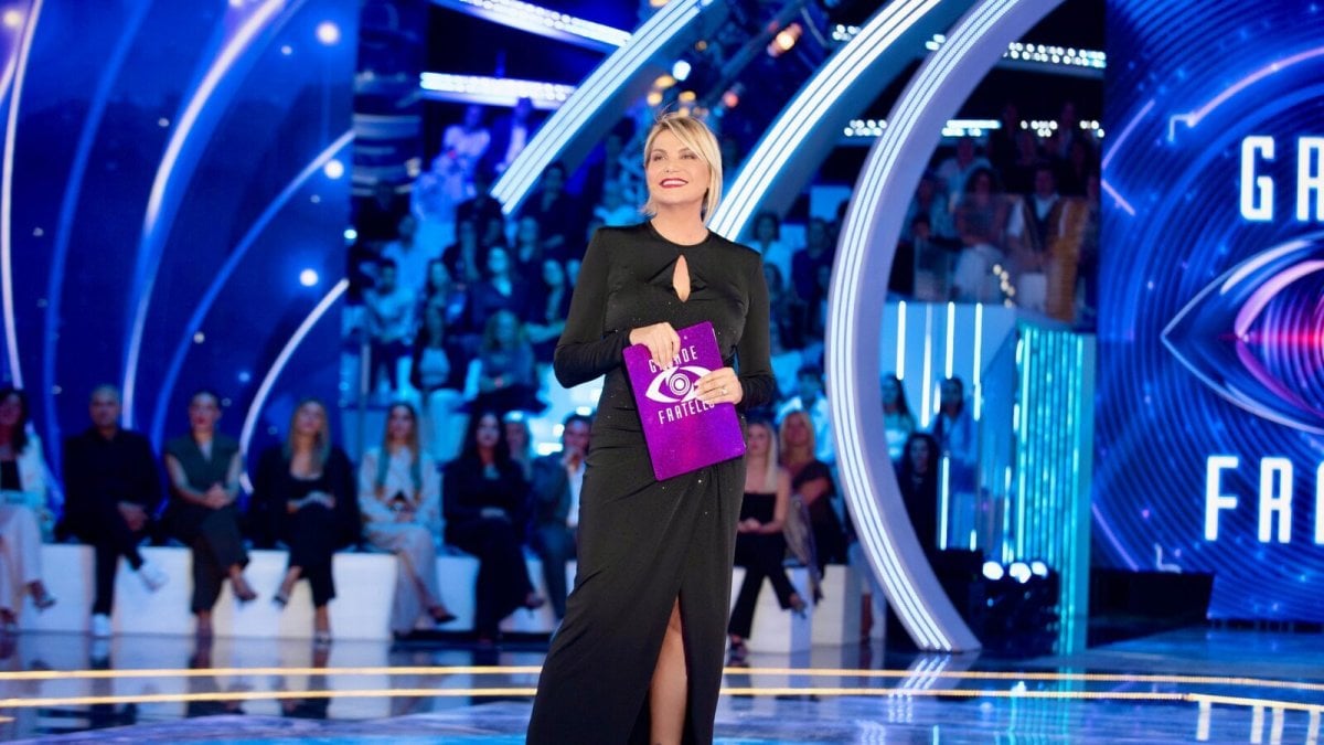 grande fratello pagelle prima puntata simona ventura emozionata 8 il cast 232 un campionario di difetti