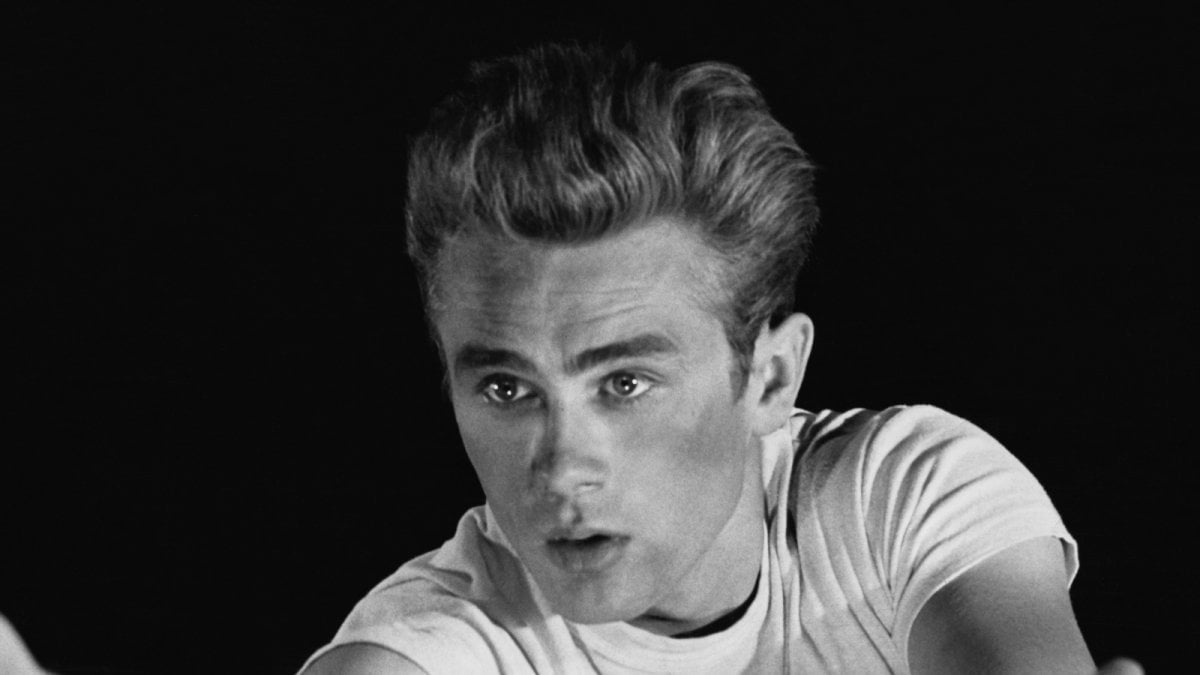 james dean a 70 anni dalla morte sky omaggia l iconico attore con il documentario una giovent249 bruciata