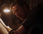 Benedict Cumberbatch fatica a distinguere realtà e finzione nel trailer di The Thing With Feathers