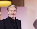 Mads Mikkelsen sarà un astronauta che lotta per la sopravvivenza in Ami