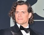 Henry Cavill aggiorna sul recupero fisico dopo l'infortunio subito sul set di Highlander