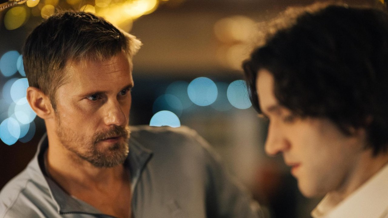 Alexander Skarsgård con Harry Melling in Pillion