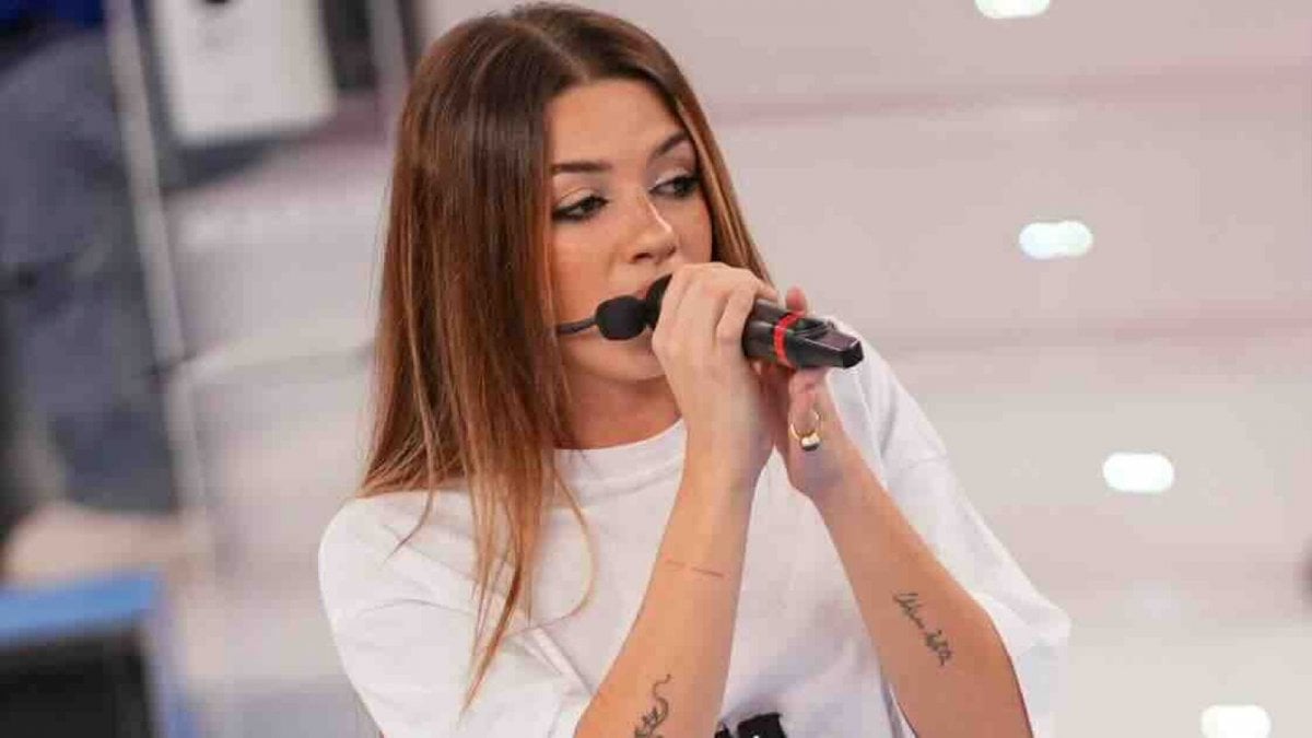 amici 25 flirt in vista tra michelle e opi gesti e abbracci accendono i sospetti