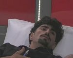 Grande Fratello, paura per Giulio: colpito all’occhio da Benedetta Stocchi nel giardino