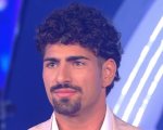 Grande Fratello, Giulio frena con Benedetta: “Non so le interesso davvero o è strategia”