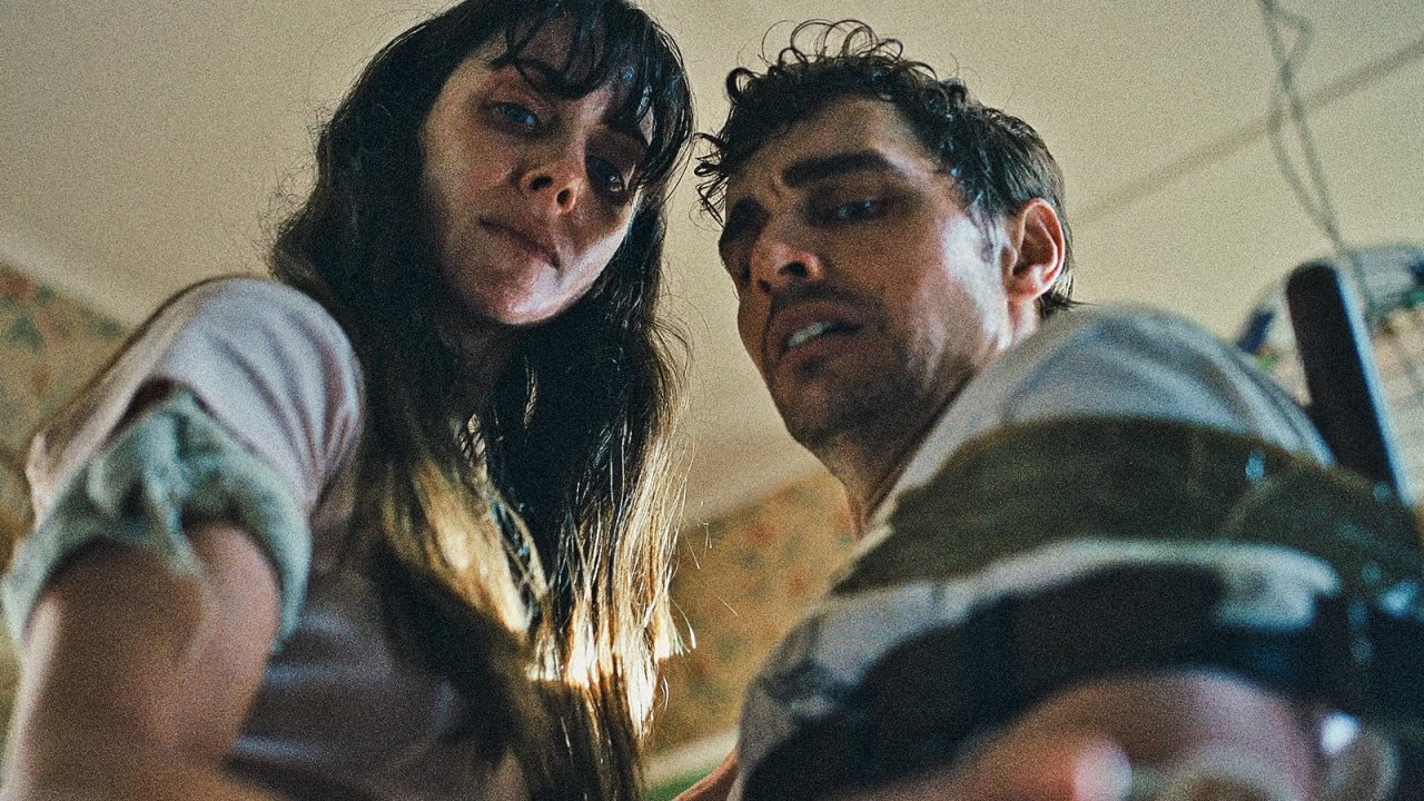 Una scena di Together