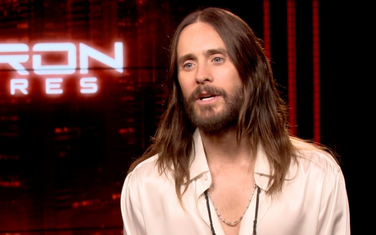 tron ares intervista a jared leto presto l ai penser224 che siamo noi quelli artificiali