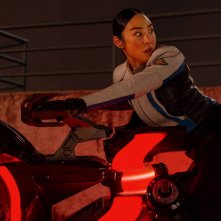 TRON: Ares - Greta Lee in motocicletta