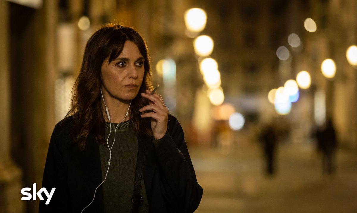 Petra 3, Gli onori di casa, la recensione: la fine di una stagione breve e introspettiva Petra 3, Gli onori di casa, la recensione: la fine di una stagione breve e introspettiva
