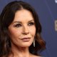 Catherine Zeta-Jones andrà in cerca di vendetta nella serie Kill Jackie, ecco la prima foto ufficiale