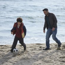 Per te: Edoardo Leo, Javier Francesco Leoni sulla spiaggia