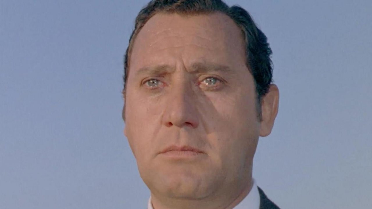 Un primo piano di Alberto Sordi