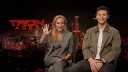 Tron: Ares: intervista a Gillian Anderson ed Evan Peters