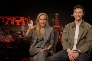 Tron: Ares: intervista a Gillian Anderson ed Evan Peters