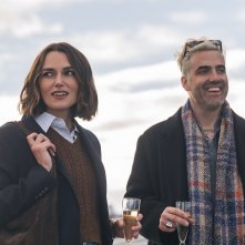 La donna della cabina numero 10: Keira Knightley, Daniel Ings in una sequenza