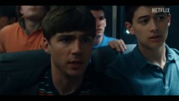 Boots - Trailer della serie Netflix con Miles Heizer