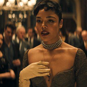 Hedda: Tessa Thompson in una scena