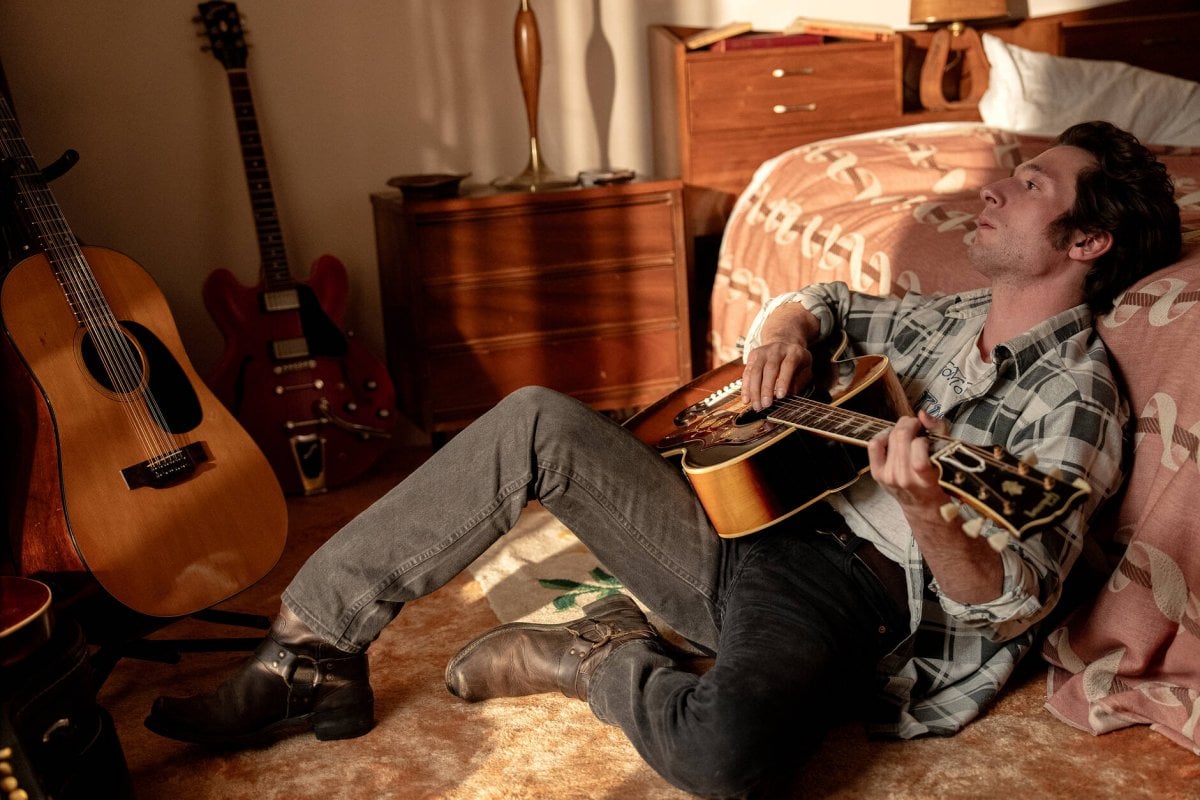Springsteen Liberami dal nulla, Scott Cooper e Jeremy Allen White: “Bruce è politico, ma in senso umano” Springsteen Liberami dal nulla, Scott Cooper e Jeremy Allen White: “Bruce è politico, ma in senso umano”