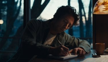 Springsteen Liberami Dal Nulla Jeremy Allen White Scrivendo