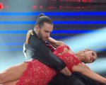 Ballando con le stelle stravolge l'orario: stasera su Rai 1 si comincia tardissimo (si finisce a notte fonda)