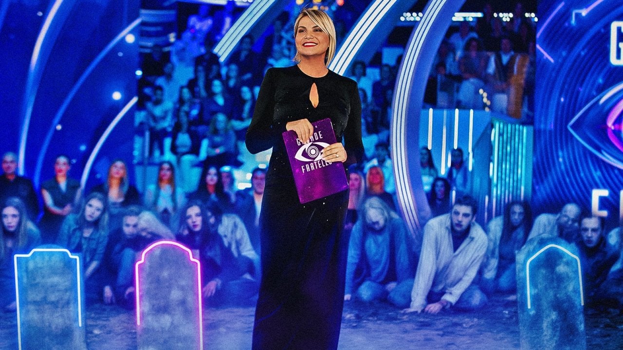 Il Grande Fratello come Weekend con il Morto: Simona Ventura fa deambulare un format che non sta più in piedi
