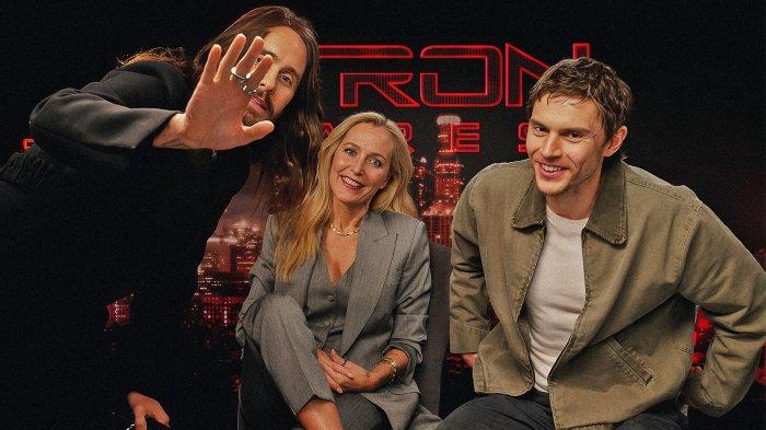 Tron: Ares, l'intervista a Gillian Anderson ed Evan Peters (con il fuori programma di Jared Leto!)