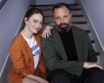 Yorgos Lanthimos: 'Manderei un avatar a fare interviste per me'. E svela come infastidisce Emma Stone sul set