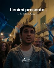 Locandina di Tienimi presente