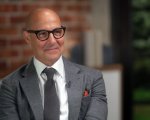 Stanley Tucci vuole rubare la Gioconda in Masterplan, il nuovo film Prime Video prodotto in Italia