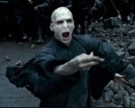 Harry Potter: la serie mostrerà subito un flashback cruciale di Voldemort? Cosa suggeriscono le nuove foto
