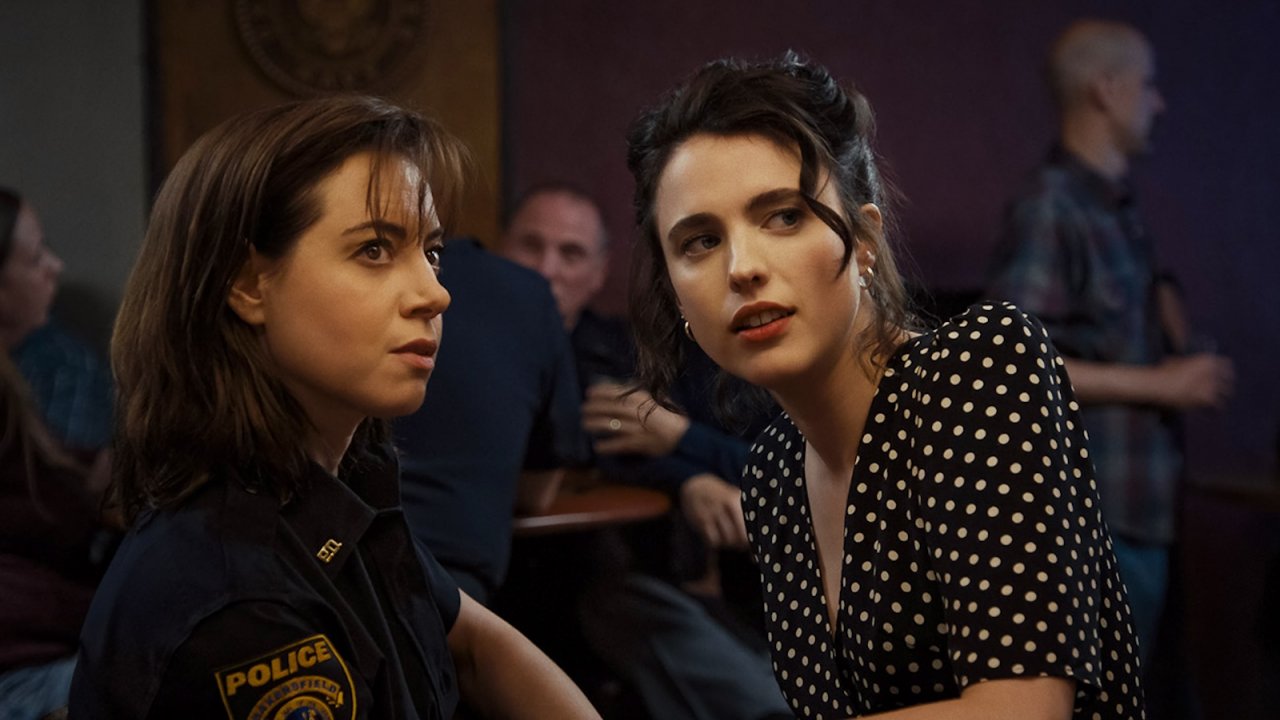 Margaret Qualley e Aubrey Plaza in una scena di Honey Don't