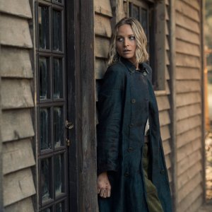 The Iris Affair - Missione ad alto rischio: Niamh Algar in una scena