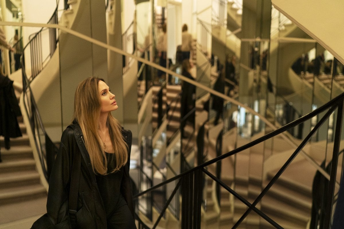 couture recensione angelina jolie e l imprevedibilit224 della vita e della moda