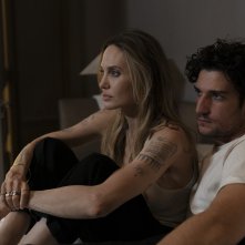 Couture: Angelina Jolie in una sequenza