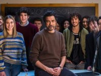 Un Professore, la quarta stagione si farà! L'annuncio ufficiale alla Festa del Cinema di Roma 2025