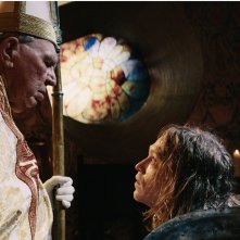 Dracula - L'amore perduto:  Caleb Landry Jones, Haymon Maria Buttinger in una scena