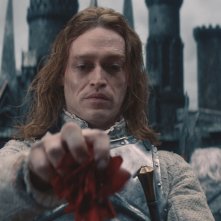 Dracula - L'amore perduto:  Caleb Landry Jones in una scena