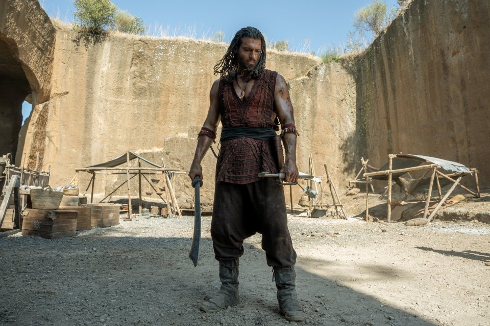 Can Yaman 6