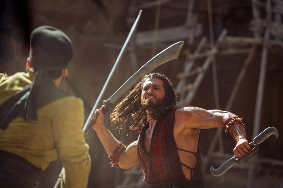 Can Yaman 8