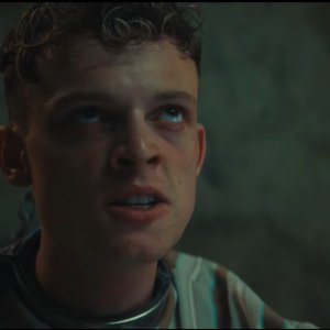 Good Boy: Anson Boon in un primo piano