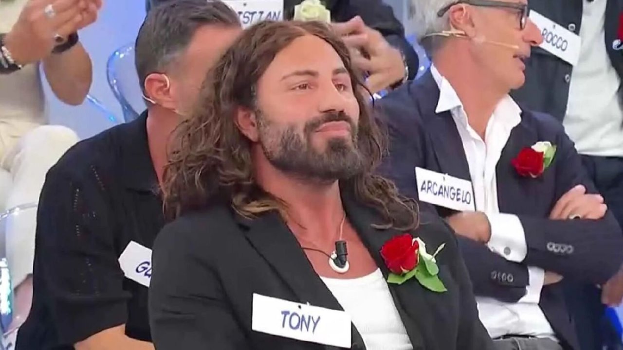 Tony è un nuovo cavaliere del Trono Over