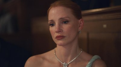 Dreams: Jessica Chastain accudisce Isaác Hernández nella clip esclusiva